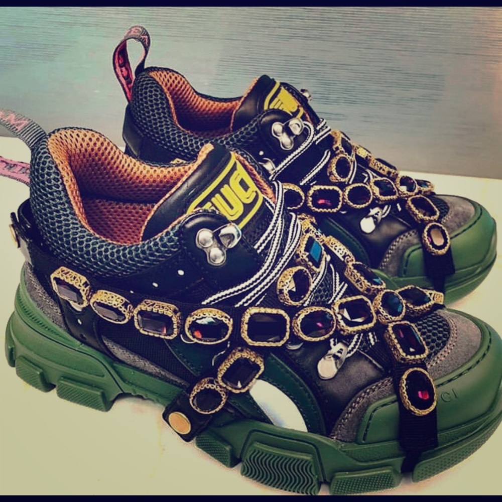 Authentic Gucci flashtrek detachable stone traps